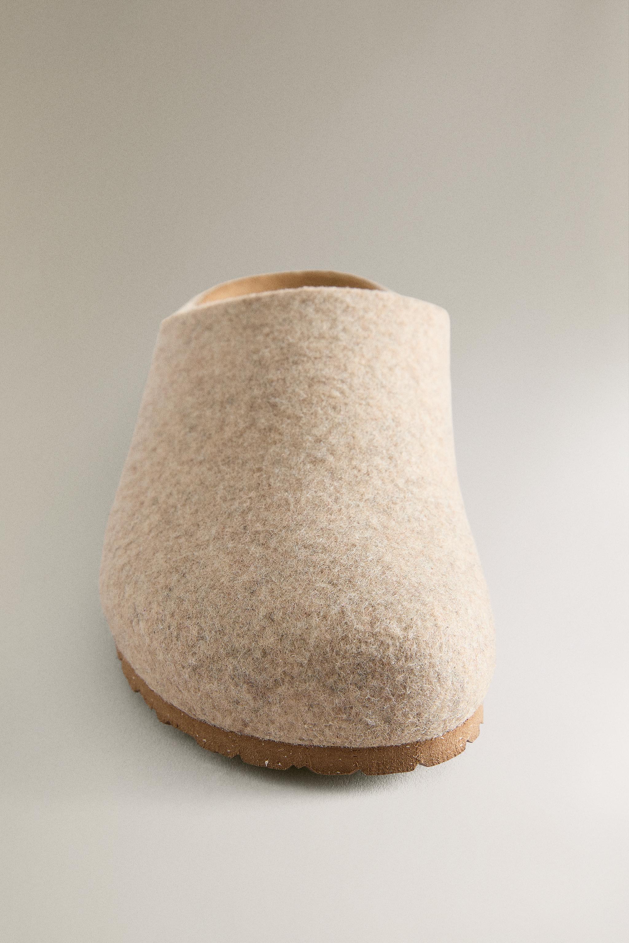 MINIMALIST FELT CLOGS